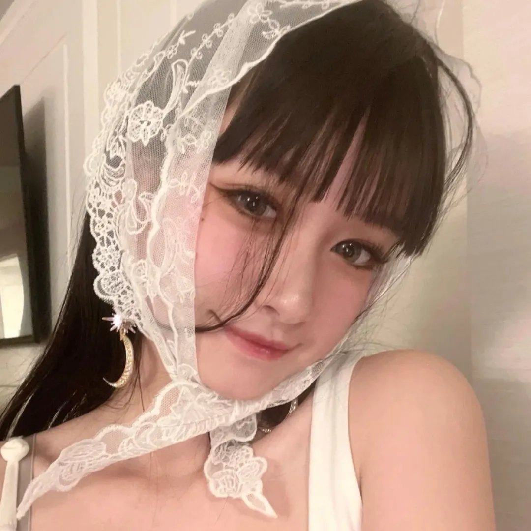 蜘蛛与郁金香 海报